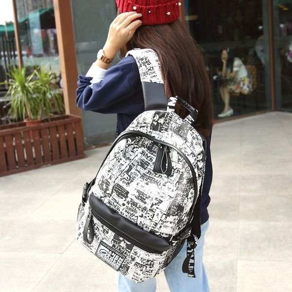 Ανδρικά σακίδια  για την καθημερινή ζωή, για το σχολείο και τουρισμό με διαστάσεις: ύψος - 45 cm, μήκος - 26 cm, πλάτος: 15 cm