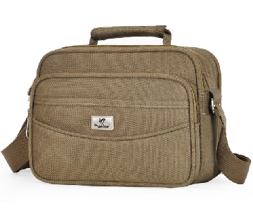Мъжка бизнес чанта през рамо - черни и кафяви модели: Дължина - 30 см, Височина - 23 см. Ширина - 11 см 