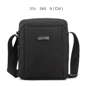 Мъжка компактна чанта в черен и кафяв цвят един размер