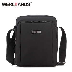 Κομψή ανδρική τσάντα σε μαύρο και καφέ χρώμα - 1 μέγεθος