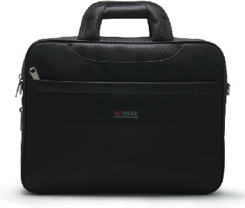 Επαγγελματικές τσάντες για άντρες - Θήκη για laptop σε μερικά μαύρα μοντέλα με βολικές θήκες για έγγραφα