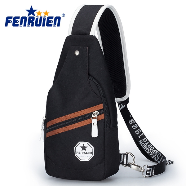 Малки мъжки чанти в различни цветове и модели