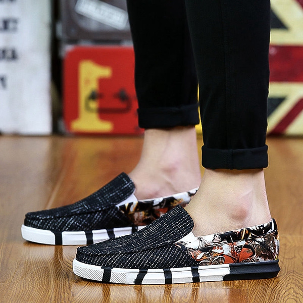 Ежедневни летни мокасини с интересни принтове три модела.