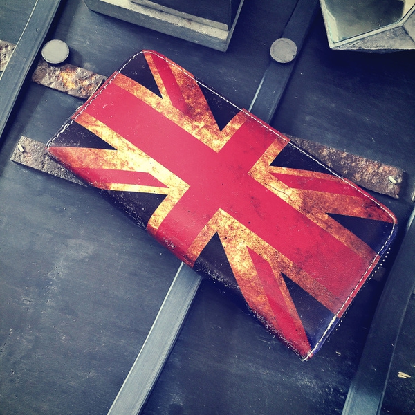 Πορτοφόλια των ανδρών με διάφορες ενδιαφέρουσες εκτυπώσεις - 11 μοντέλα