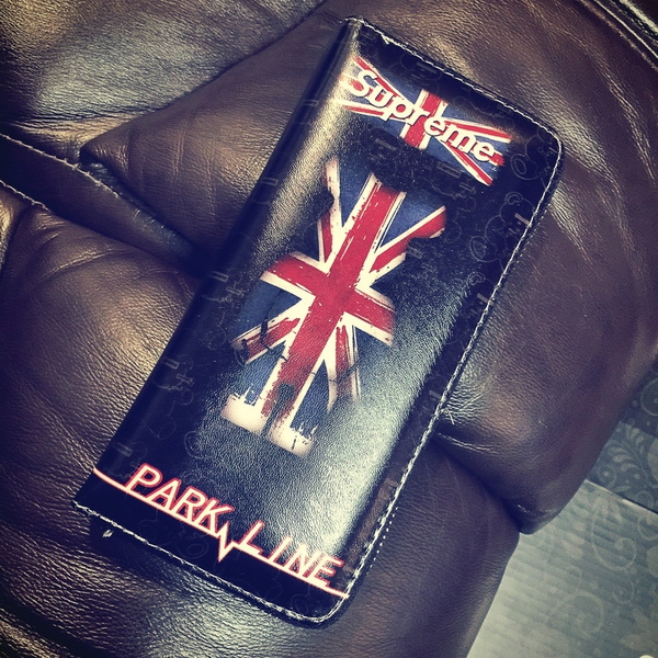 Πορτοφόλια των ανδρών με διάφορες ενδιαφέρουσες εκτυπώσεις - 11 μοντέλα