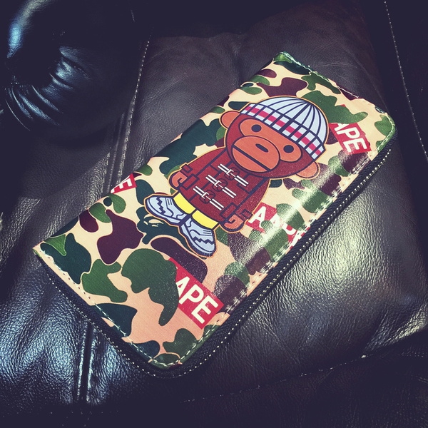 Πορτοφόλια των ανδρών με διάφορες ενδιαφέρουσες εκτυπώσεις - 11 μοντέλα