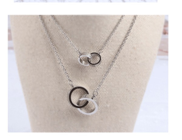 Дамски колиета в сребрист и златист цвят с пръстени 