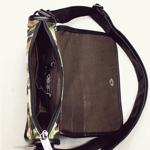 Мъжки кожени и камуфлажни чанти в класически ретро модел - черни и кафяви модели