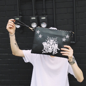 Мъжка чанта от изкуствена кожа - тип клъч - мека повърхност с интересни принтове Fashioncode, звезда, светкавица