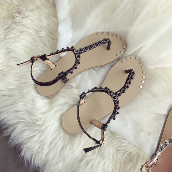 Дамски сандали с каишка през пръстите -  в сив и черен цвят