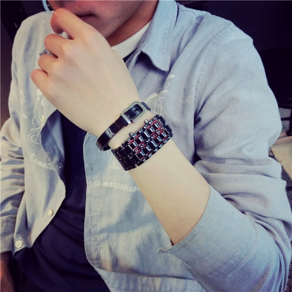 Мъжки светещ  часовник от стоманена сплав