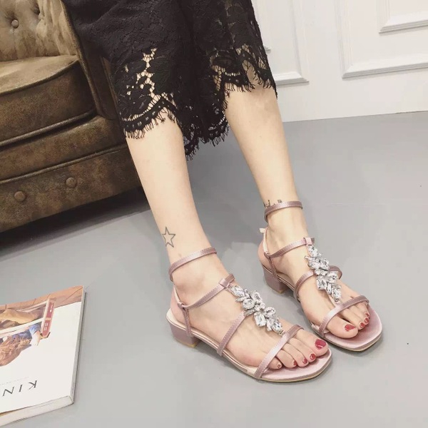 Дамски ежедневни сандали с камъни в розов и черен цвят