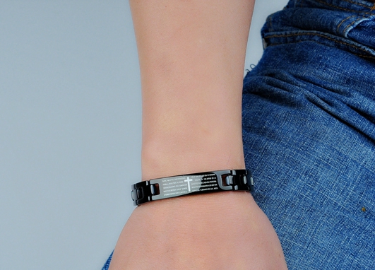 Мъжки гривни - черни и сребристи цветове с кръст