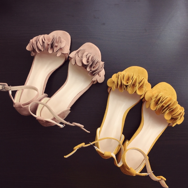 Дамски велурени сандали на нисък ток в три цвята