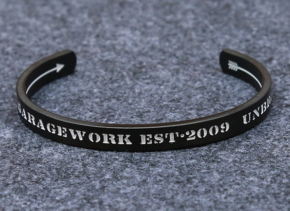 Мъжки гривни - черни, златисти и сребристи модели 