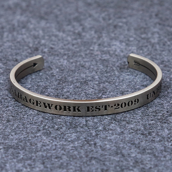 Мъжки гривни - черни, златисти и сребристи модели 