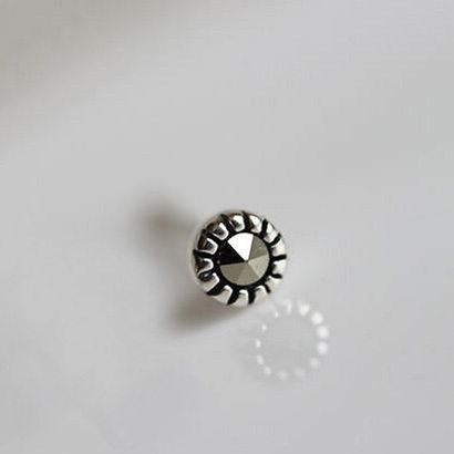 Чифт мъжки обеци в кръгла форма - сребрист цвят