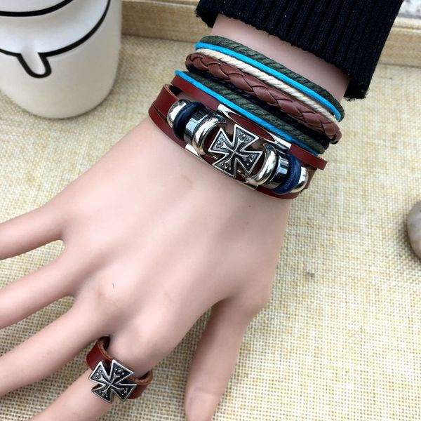 Мъжки гривни от изкуствена кожа с декоративни елементи - два цвята - черни и кафяви    