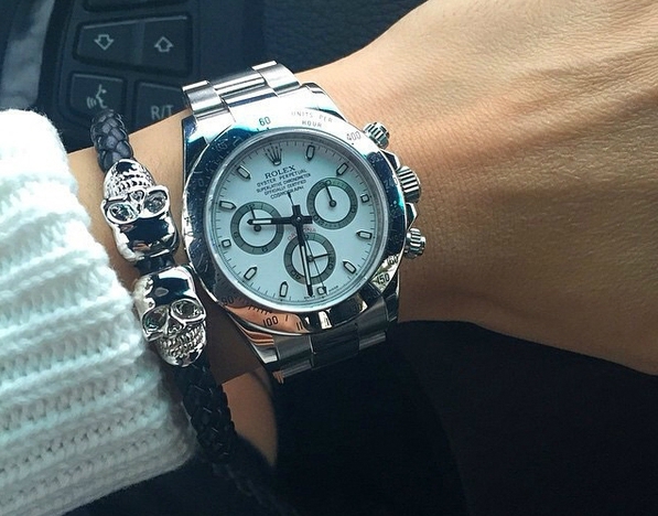 Мъжкa черна кожена посребрена гривна - ретро модел 