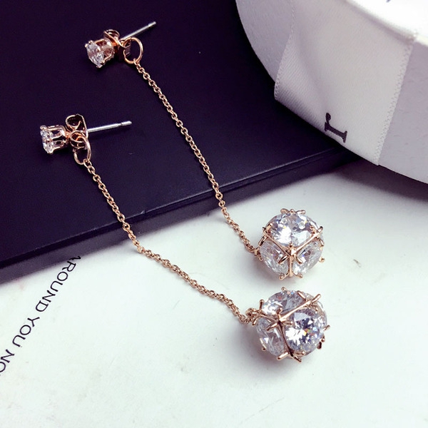 Дамски кристални обеци в сребрист и златист цвят - два модела