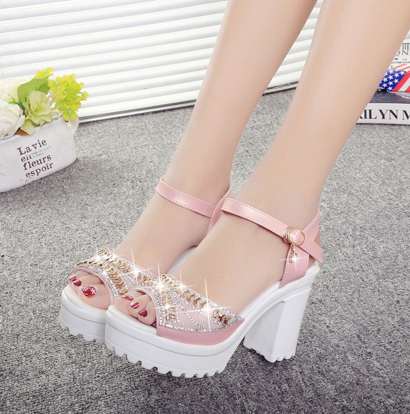 Γυναικεία σανδάλια με παχύ και χαμηλή πλατφόρμα δύναμη