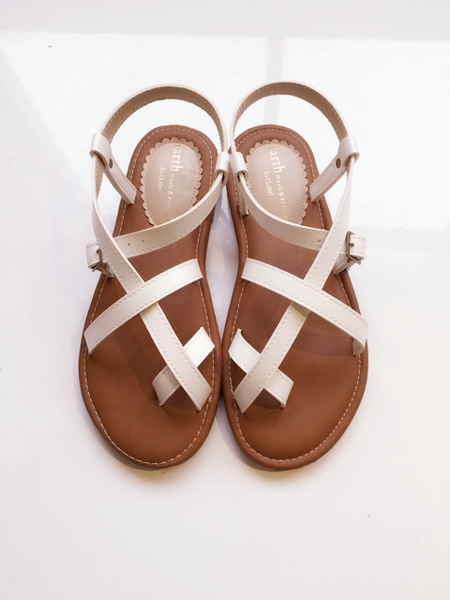 Κυρίες περιστασιακή δερμάτινα σανδάλια -σε πέντε διαφορετικά χρώματα.