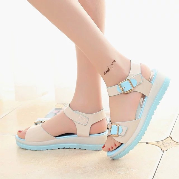 Οι γυναίκες σανδάλια με λουριά, χαμηλή και της ηλεκτρικής ενέργειας