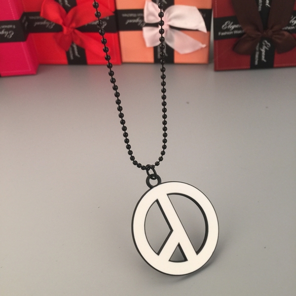 Ανδρική αλυσίδα σε λευκό και μαύρο - 2 μοντέλα