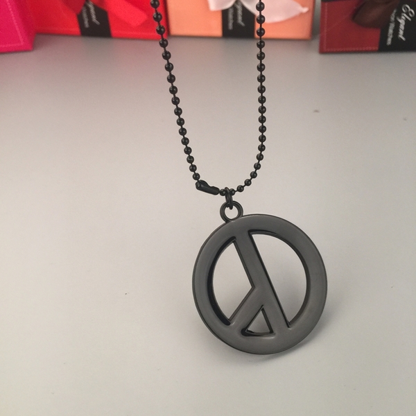 Ανδρική αλυσίδα σε λευκό και μαύρο - 2 μοντέλα