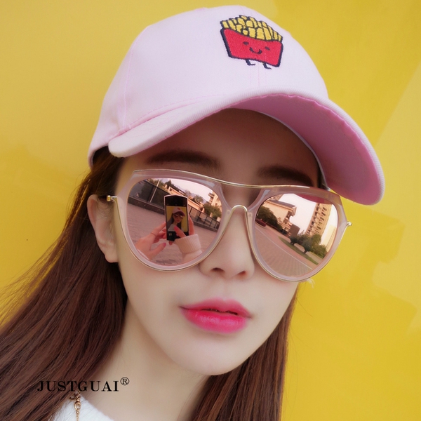 Οι γυναίκες γυαλιά σε ροζ, μαύρο και λεοπάρδαλη χρώμα