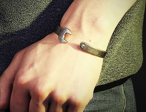 Ανδρικό βραχιόλι από χάλυβα - 2 μοντέλα σε ασημί , και κλειδαριά ρετρό