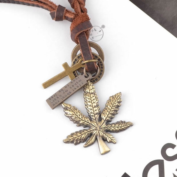 Ανδρικές αλυσίδες σε πολλά διαφορετικά μοτίβα - καπέλο, άγκυρα, κιθάρα, πτέρυγα και πολλά άλλα