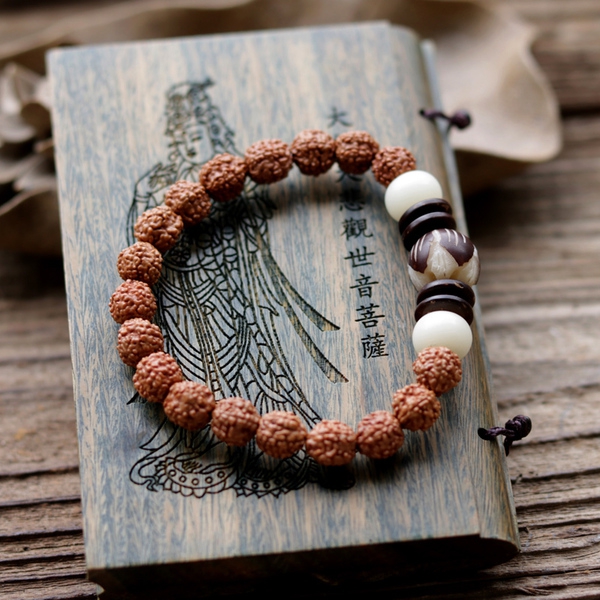 Мъжки кафява гривна с декоративни елементи - модели от 15 см, 16 см, 17 см, 18 см, 19 см