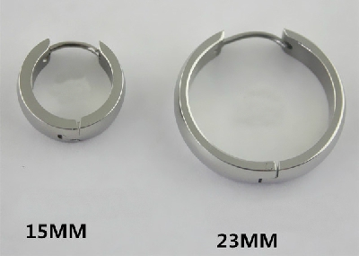 Ανδρικά σκουλαρίκια σε ασημί χρώμα - 1 κομμάτι σε μεγέθη 15mm και 23mm