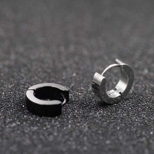 Ανδρικά σκουλαρίκια σε μαύρο, ασημί και χρυσό χρώμα - 3 μοντέλα