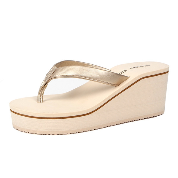 Γυναικείες παντόφλες σε μπεζ και μαύρο χρώμα