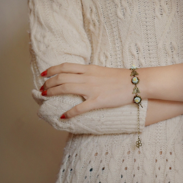 Дамски гривни със цветни мотиви 