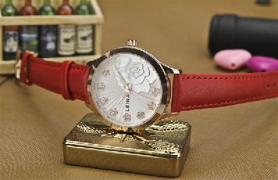 Γυναικείο ρολόι  λευκό ροζ και κόκκινο