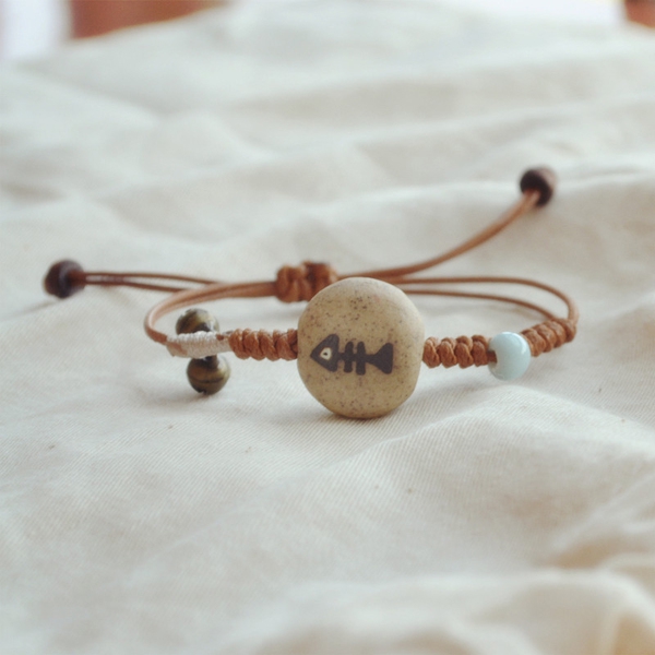 Керамични гривни за жени с изображение "рибена кост"