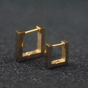 Ανδρικά σκουλαρίκια σε χορδές - χρυσό, ασήμι και μαύρο 1 κομμάτι