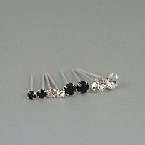 Мъжки обеци с черен и бял кристал -в различни размери - 1брой