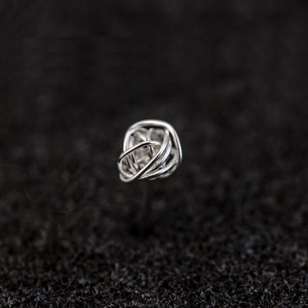 Ανδρικά ασημένια σκουλαρίκια - ένα μοντέλο και μέγεθος