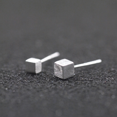 Ασημένιαανδρικά σκουλαρίκια σε τετράγωνη μορφή - 1 κομμάτι