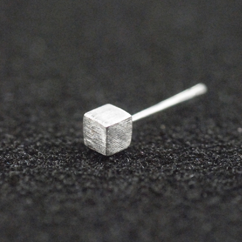 Ασημένιαανδρικά σκουλαρίκια σε τετράγωνη μορφή - 1 κομμάτι