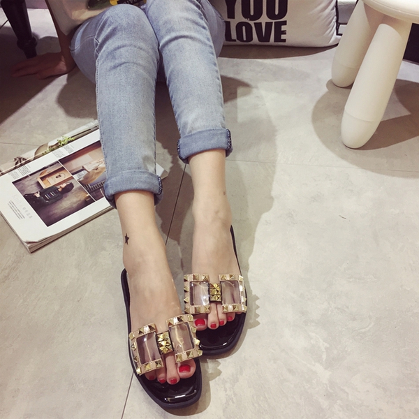 Дамски чехли в кафяв и черен цвят с капси