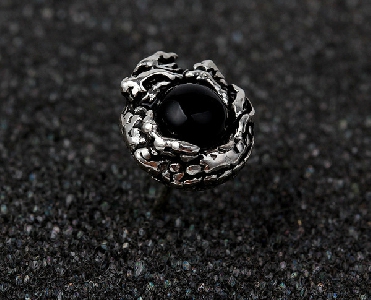 Сребърна мъжка обеца с черен кристал - 1 брой