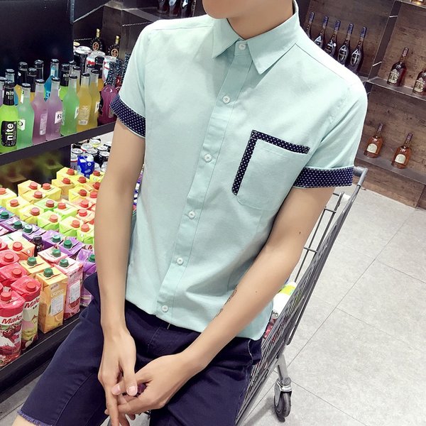 Ανδρικά πουκάμισα για το καλοκαίρι με κοντά μανίκια, τσέπες και ψηλό γιακά φρέσκα μοντέλα για τους νέους