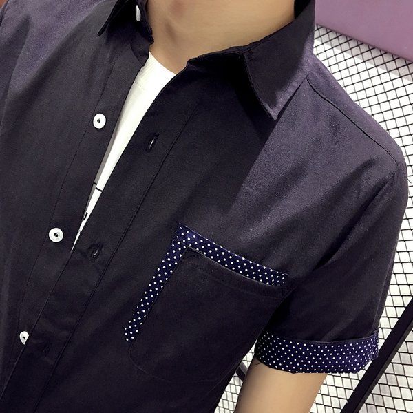 Ανδρικά πουκάμισα για το καλοκαίρι με κοντά μανίκια, τσέπες και ψηλό γιακά φρέσκα μοντέλα για τους νέους