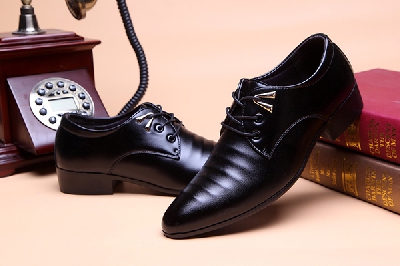 Ανδρικά επίσημα παπούτσια βρετανικών στυλ 