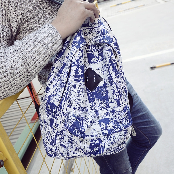 Ανδρικό σακίδιο  κατάλληλο για τη καθημερινή ζωή για τουρισμό  σε μαύρο ή μπλε χρώμα